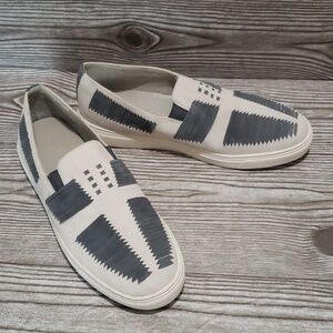 Lorie Goldstein bone and gray suede flat woman loafers size 8.5 new